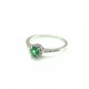 Solitaire ring in 18kt gold with emerald and diamonds